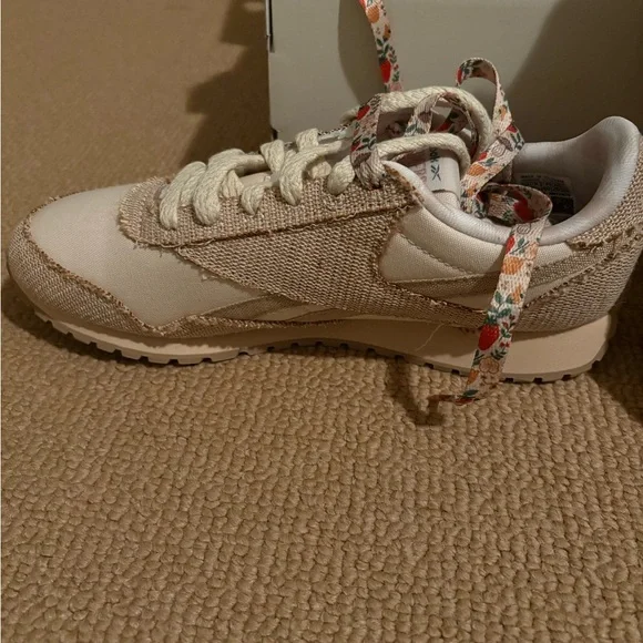 NWT Reebok Classic AZ Women's Running Shoes, Farmers Market - Womens size 9 - Picture 3 of 4